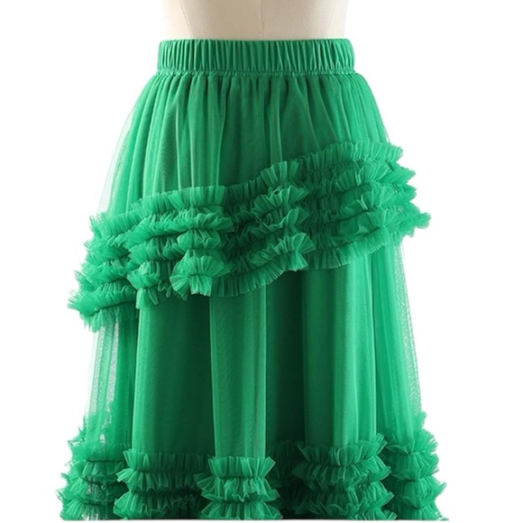 🍒SOLD🍒•green ruffle tule skirt• - Picture 3 of 5